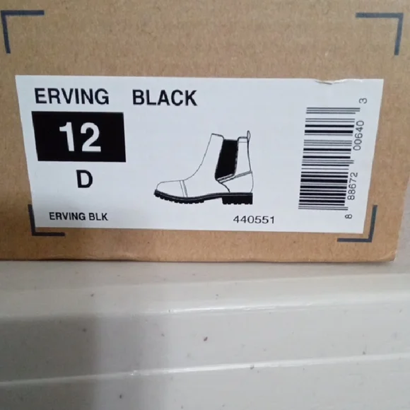 G.H. Bass & Co. Black and Brown Chelsea Boots - Picture 10 of 10